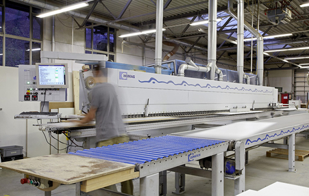 This edge banding machine made by HOMAG has been in operation for many years at Becherer and has a perfect reliability record